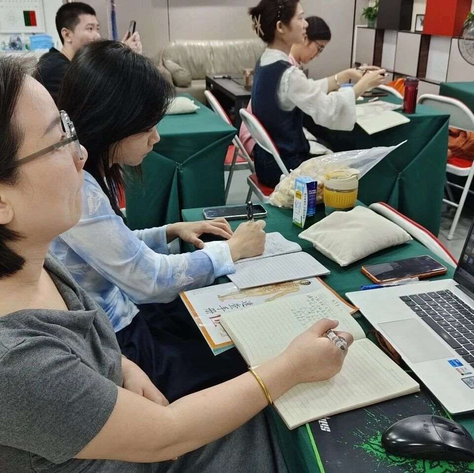 学针灸推拿选润贤中医学堂 课程多元师资强 助力学员掌握中医技能