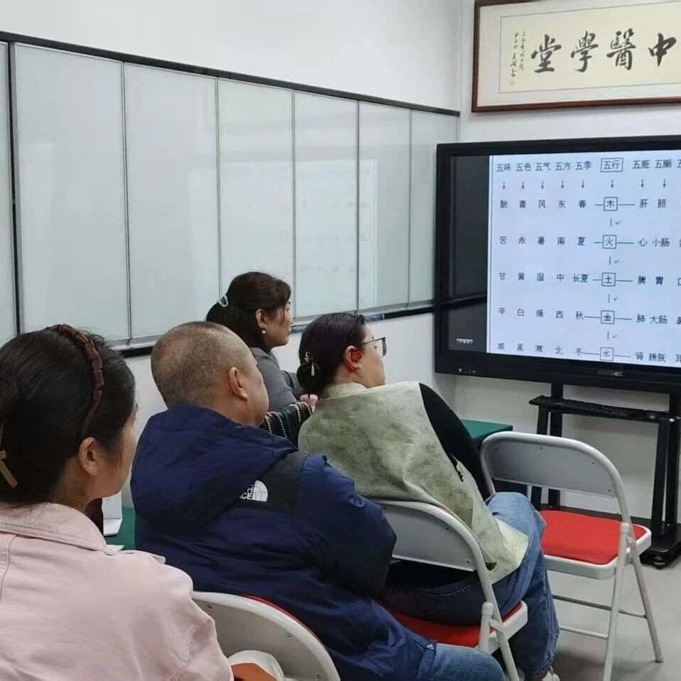 广州小儿推拿培训选润贤中医学堂：三甲名医师资 + 辨证诊断教学，14 项技术超值学【附真实学员口碑】