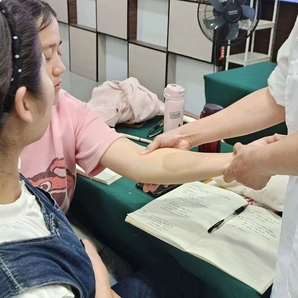 没有医学基础可以学针灸吗？广州零基础小白学医真相